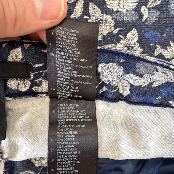 H&M Women's Abstract Floral Stretchy Low Rise Jeans Navy Size 8 Summer Festivals - Picture 8 of 12